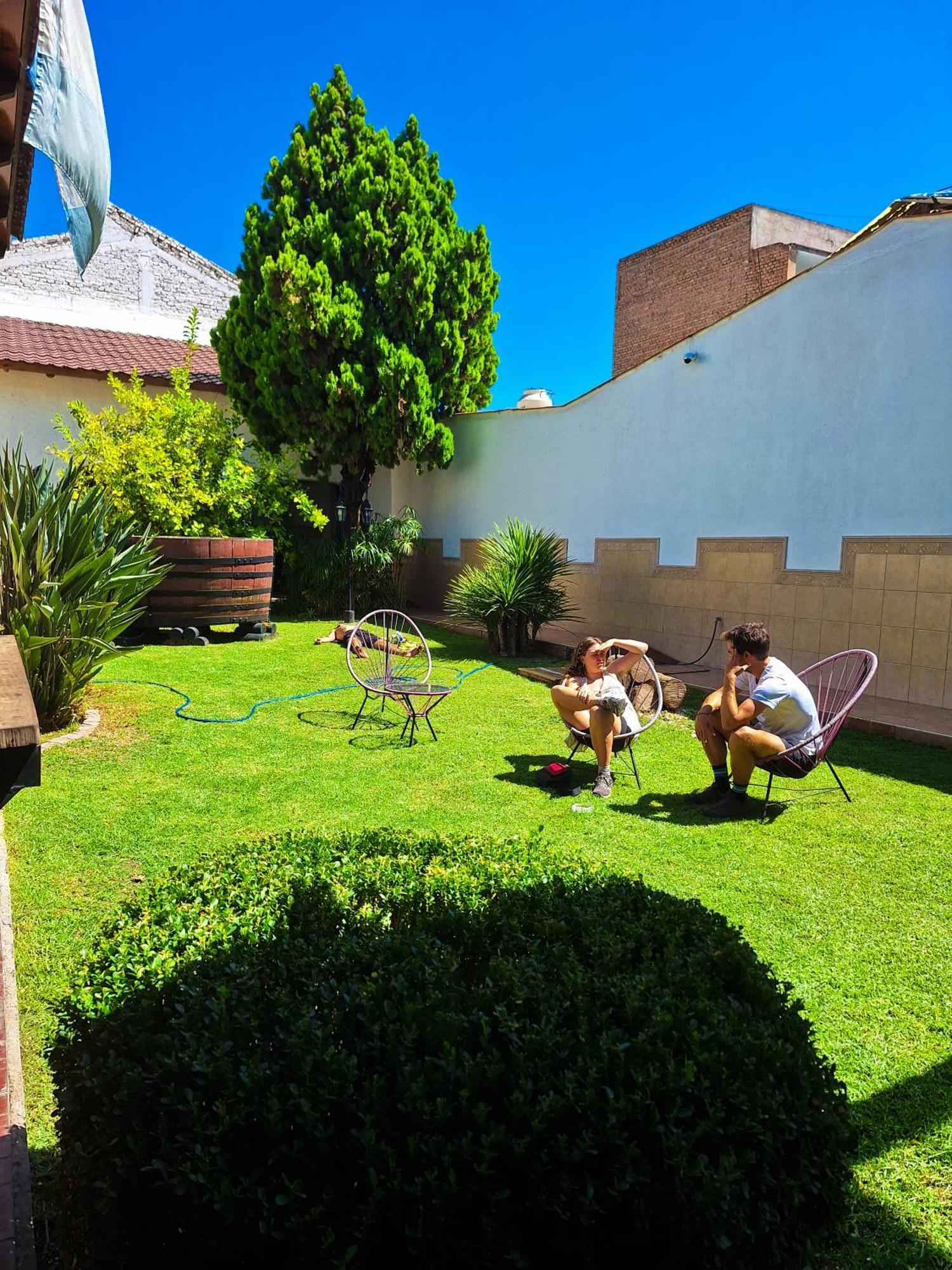 Fuxia House Hostel Mendoza Dış mekan fotoğraf